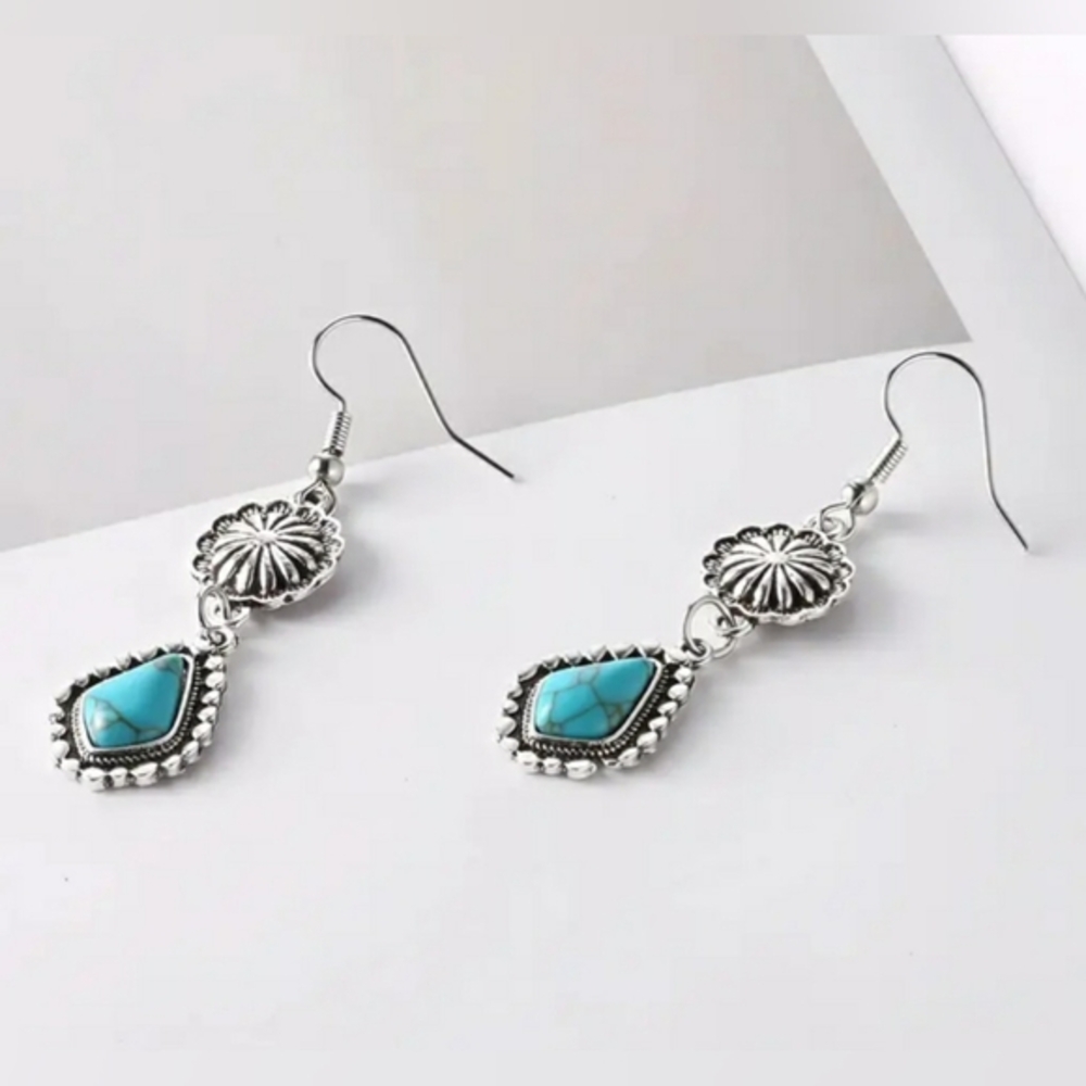 NEW Turquoise and Silver Vintage Boho Dangle Earrings